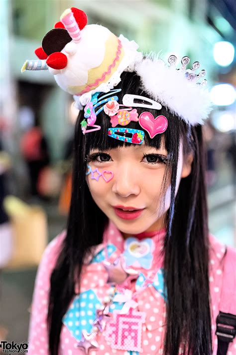 Harajuku Decora Girls W Tiaras Hello Kitty Care Bears And 6dokidoki