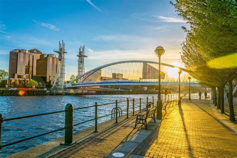 While london is a beautiful, enormous city that should definitely be on your list, there are plenty of other cities in england to explore that are just we've assembled a list of england's largest and most popular cities. Manchester Sehenswürdigkeiten ᐅ Top 10 | Urlaubsguru