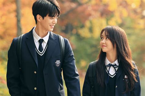 Staffel von love alarm auf netflix endet sehr offen. Facts About Song Kang From Netflix's Love Alarm | HYPEBAE