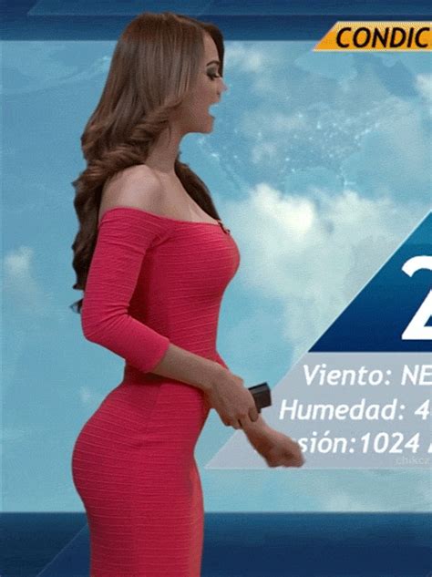 墨西哥“最性感天气预报员”直播被踢臀？！傲人身材太抢镜，从此爱上看天气预报！ 搜狐体育