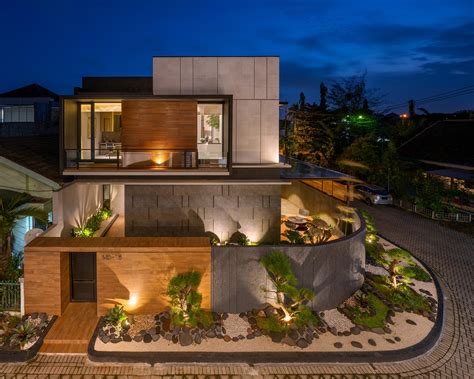 A Zen Garden Wraps Around The Corner Of This House Architecture