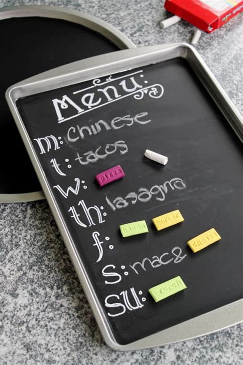 You see, i have my nice, big, pristine aluminum baking pans, and if you don't know how to clean cookie sheets the right way, you don't get to use my precious cookware. DIY Cookie Sheet Chalkboard | The Spiffy Cookie