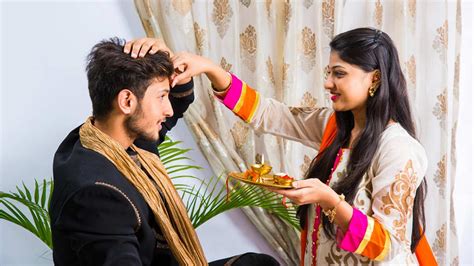 Bhai Dooj 2022 Why Do Sisters Give Coconut To Their Brothers On Bhai Dooj Know What Is Its