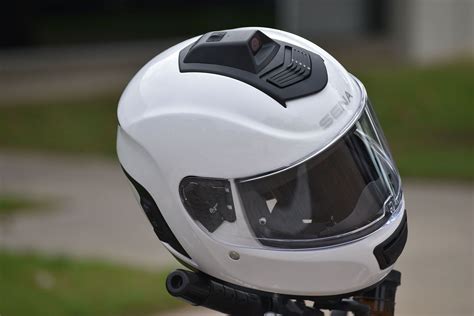 Here are the top 5 best bluetooth motorcycle helmet reviews 2021. Sena Momentum INC-Pro Bluetooth Motorcycle Helmet Review ...