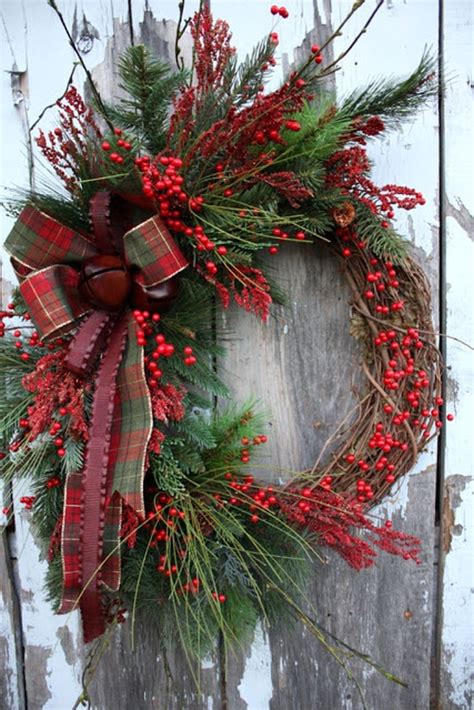 44 Elegant Rustic Christmas Wreaths Decoration Ideas To Celebrate Your