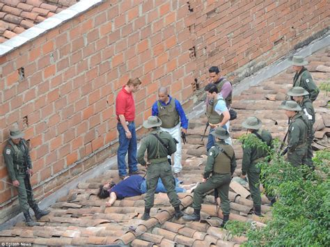 Netflix Show Narcos Recreates Pablo Escobars Shootout Death In