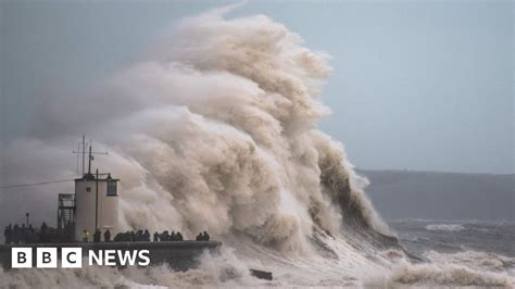 Storm Brian Gale Force Winds And High Seas Hit Uk Coast Bbc News