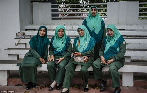 The Smiling Sharia Policewomen Of Banda Aceh Indonesia Daily Mail Online