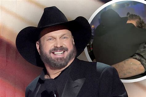 Garth Brooks To Be Inducted Into Country Music Hall Of Fame