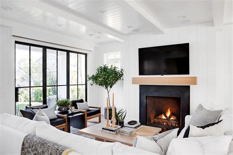 Transform Your Home With These Chic Modern Farmhouse Fireplace Decor Ideas