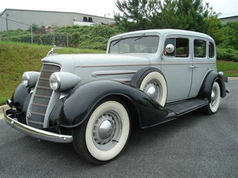 1934 OLDSMOBILE 4 DOOR SEDAN - Front 3/4 - 94032