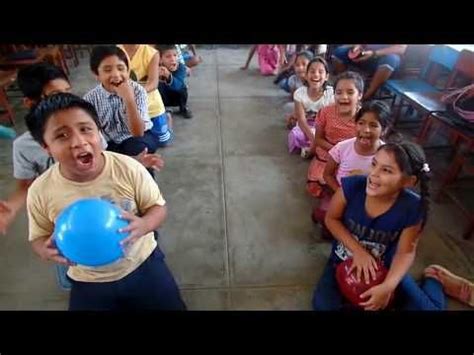 Además de estar rodeados de la naturaleza, empiezan a ser más juegos para disfrutar con amigos y en familia. Dinámicas con globos juegos para niños - escuela biblica MMM Chiclayo - YouTub… | Juegos para ...