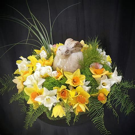 Greengable Daffodils Ready For Easter Table Easter Table Cut Flowers