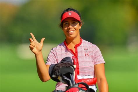 Sofía García pasa a la temporada 2023 del Ladies Professional Golf