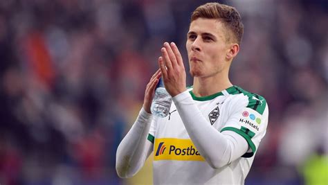 Thorgan ganael francis hazard født: Thorgan Hazard vertrekt bij Gladbach | RTL Nieuws