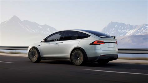 Tesla Model X Plaid Customer Deliveries Are Underway