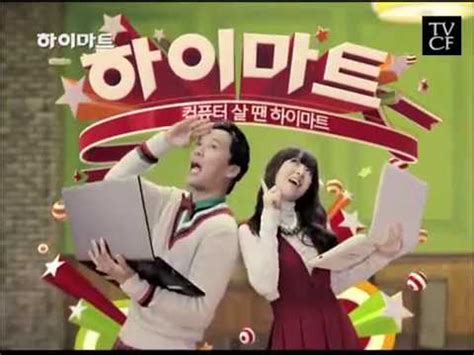 4k00:26침대에서 란제리를 입은 섹시한 여자성녀 엉덩이에섹시한 줄무늬침실에서 포즈를 취한. 차태현 광고 하이마트 2010 (6) - YouTube