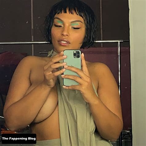 Paloma Elsesser Naked Sexy Photos Sexy Youtubers