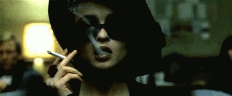 Mujer Fumando Del Club De La Pelea GIF Smoke Drugs Cigarette