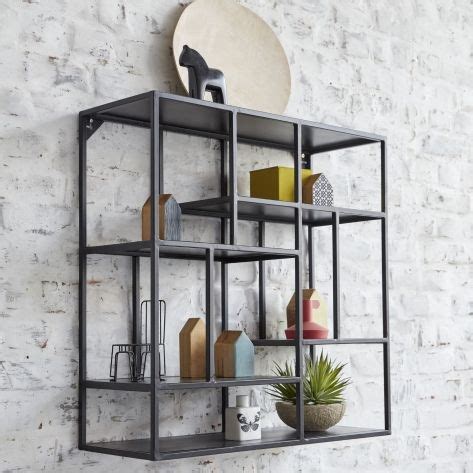 Tout comme dans votre salle de bain, pour adopter un style industriel dans votre cuisine, un maître mot pour les tuyaux : Etagère murale asymétrique et design en métal noir en 2020 ...