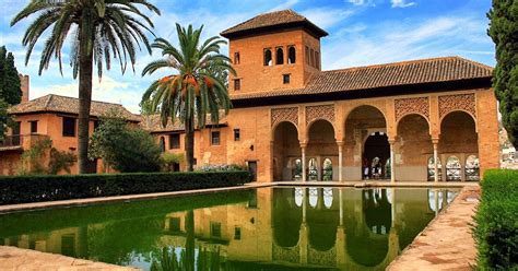 Granada Walking Tour With Alhambra Palace And Generalife Gardens From