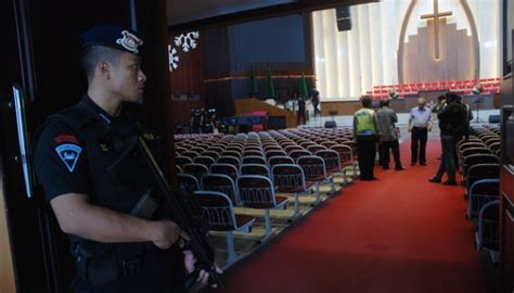 Jakarta Police Deploying 10000 Officers To Secure Xmas New Year