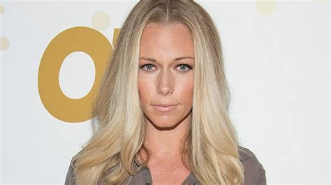 Kendra Wilkinson Slams Holly Madison In Kendra On Top Teaser But