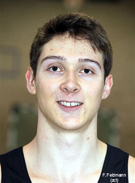 Sieben disziplinen aus der leichtathletik in einem bewerb. Nordhessische Hallen-Meisterschaft Männer, Frauen und ...