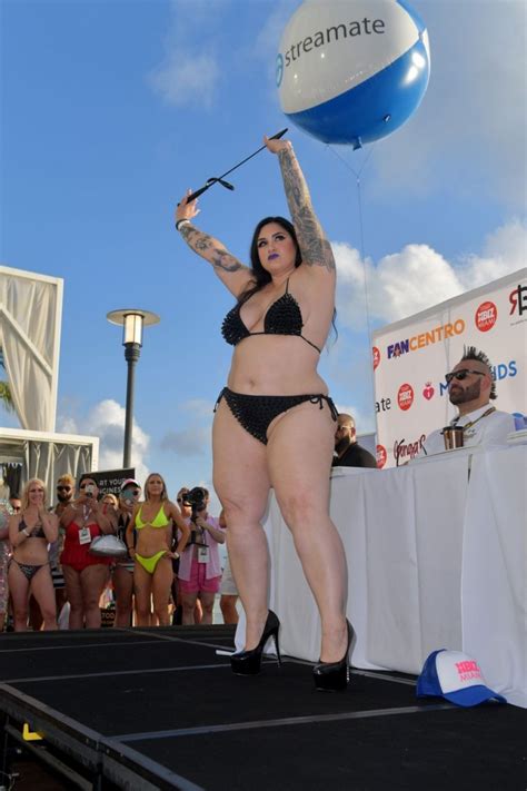 Xbiz Miami Topless Pool Party Photos Pinayflixx Mega Leaks