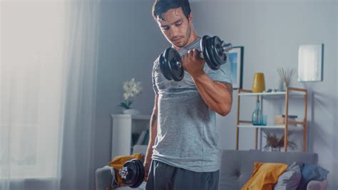 How To Properly Execute Dumbbell Exercises To Build Muscles
