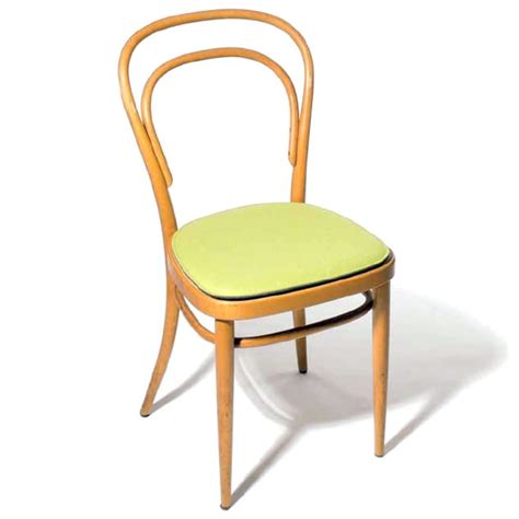 Genauso wie der optionale stuhl freut sich das kissen im winter auf einen trockenen, frostfreien unterstellplatz, wobei es auch platzsparend zusammengerollt werden kann. Sitzkissen SFC 028 für Thonet Stuhl 214