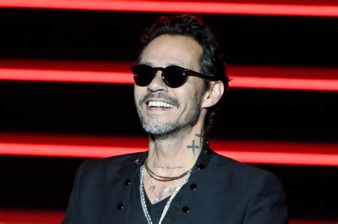 Marc Anthony buys up entire art exhibition for $150K