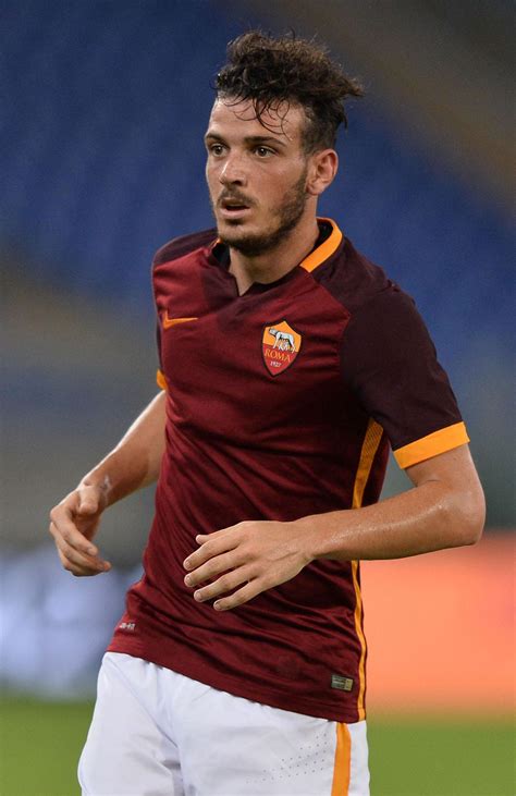 Alessandro florenzi celebrated his goal vs cagliari by running into the stands to hug his grandmother. Roma, Alessandro Florenzi sempre più vicino alla cessione