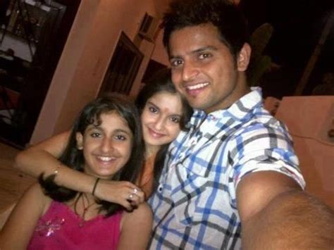 Chennai super kings (csk) batsman suresh raina on sunday became the seventh player to hit 200 sixes in the indian premier league (ipl). Raina with his sisters | Veethi