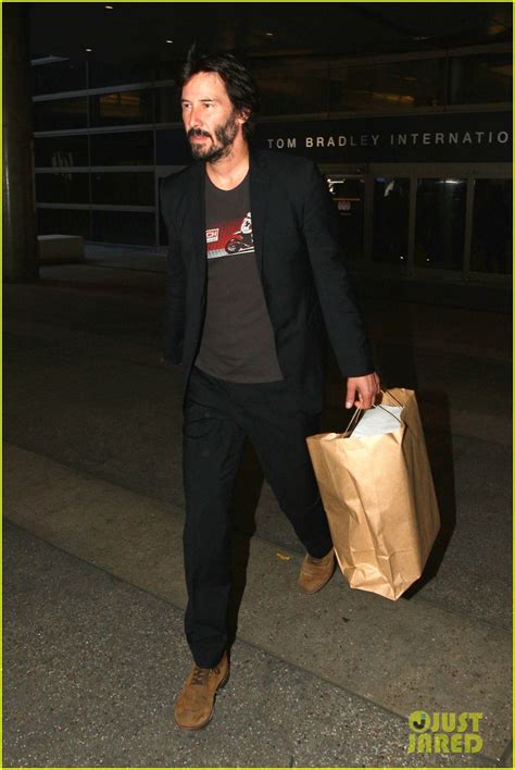 Keanu Reeves Is Back In The Us After Quick Europe Trip Photo 3454227 Keanu Reeves Pictures