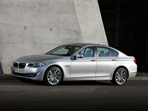 Bmw xdrive is also now available on the 528i. 2012 BMW 550 - Price, Photos, Reviews & Features
