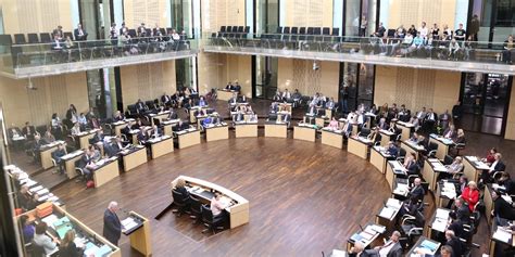 Der bundesrat ist eines der fünf ständigen verfassungsorgane des bundes. Bundesrat_Berlin_Sitzung_2017 - pv magazine Deutschland