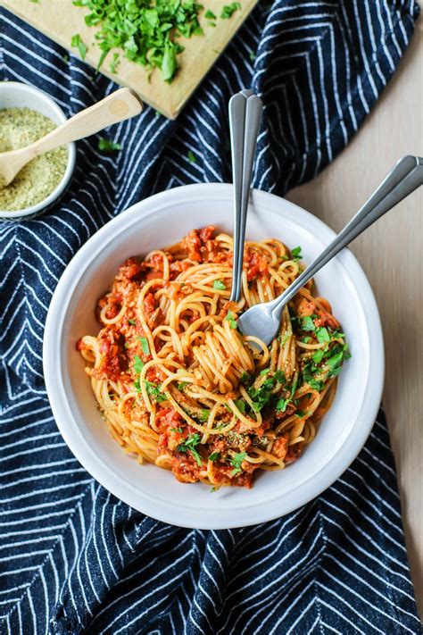 Apparently people search for this all the time… what to do with zucchini (when you don't like the taste). Pasta bolognese med tofu | Vegetarianske oppskrifter, Tofu ...