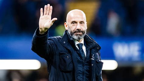He is an actor and writer, known for lords of football (2013), dumar (2013) and dumar volume two. Gianluca Vialli révèle qu'il souffre d'un cancer