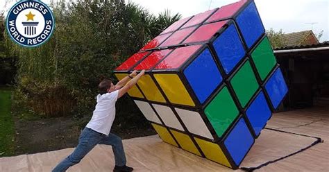 ¡No tengo tele! / Creando el cubo de Rubik más grande del mundo