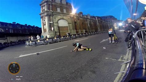 London Jupiter Nocturne Men S Elite Crit Race Crash 7 June 2015 Youtube