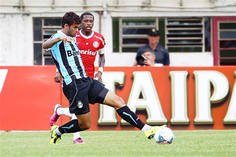 Compare willian josé to top 5 similar players similar players are based on their statistical profiles. Grêmio diz que negocia ida de Willian José ao Santos - 09 ...