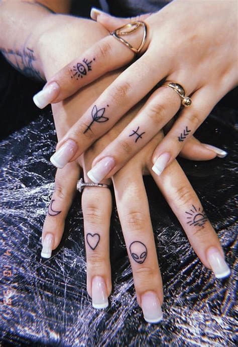 Meaningful Tiny Finger Tattoo Ideas Every Woman Eager To Paint Fashionsum