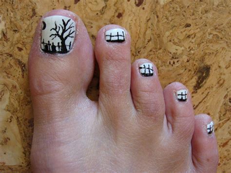 Nice Spooky Toes Toe Nails Halloween Toes Nail Art