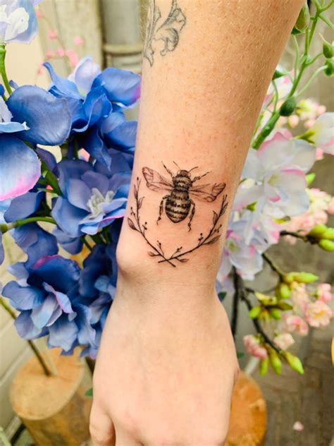 Bubblebee Tattoo Bookish Tattoos Bee Tattoo Tattoos