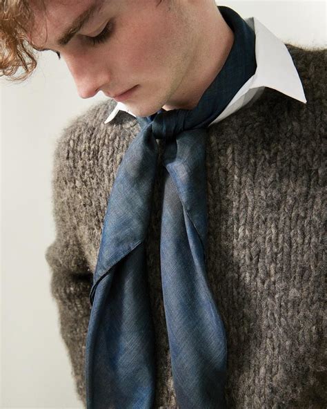 How To Tie Mens Scarf Mans Guide To Tying A Scarf 7 Simple Ways To