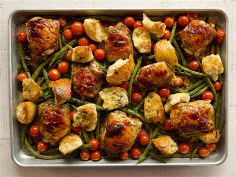 Fans of the pioneer woman brilliant ree drummond are aflame because her latest cookbook is about here. Italian Chicken Sheet Pan Supper Recipe | Ree Drummond | Food Network