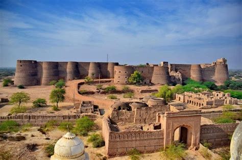 Derawar Fort In The Cholistan Desert Of Bahawalpur Bahawalpur Famous