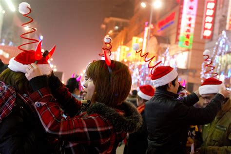 9 Fascinating Things About Christmas In China China Admissions