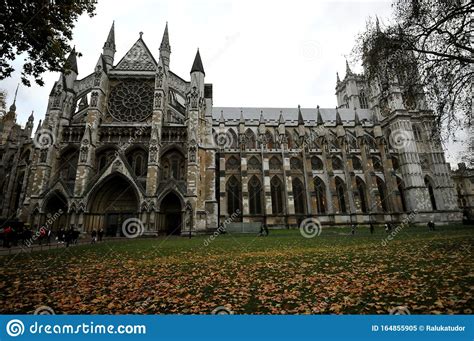 Westminster Abbey A Large Mainly Gothic Abbey Church In The City Of
